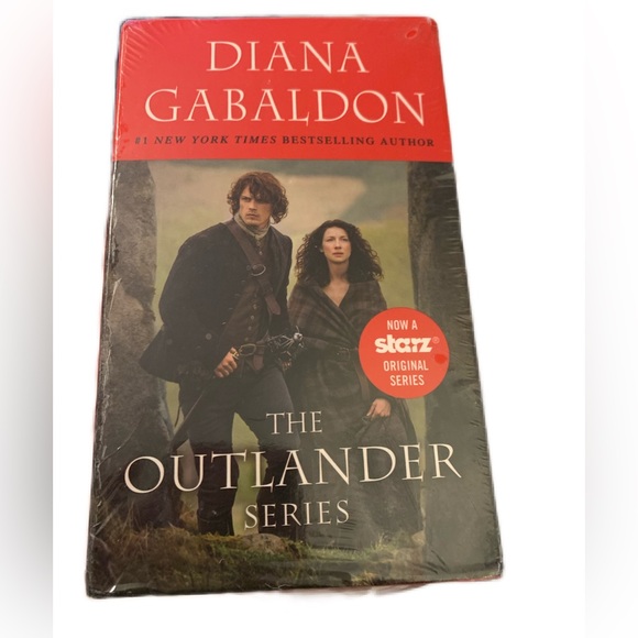 Outlander Boxed Set: Outlander, Dragonfly in Amber, Voyager, Drums of Autumn NIB - Picture 3 of 6